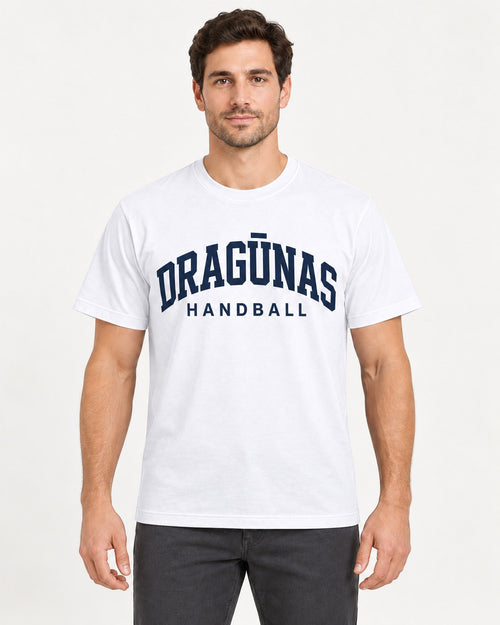 Vyras su baltais DRAGŪNAS HANDBALL marškinėliais